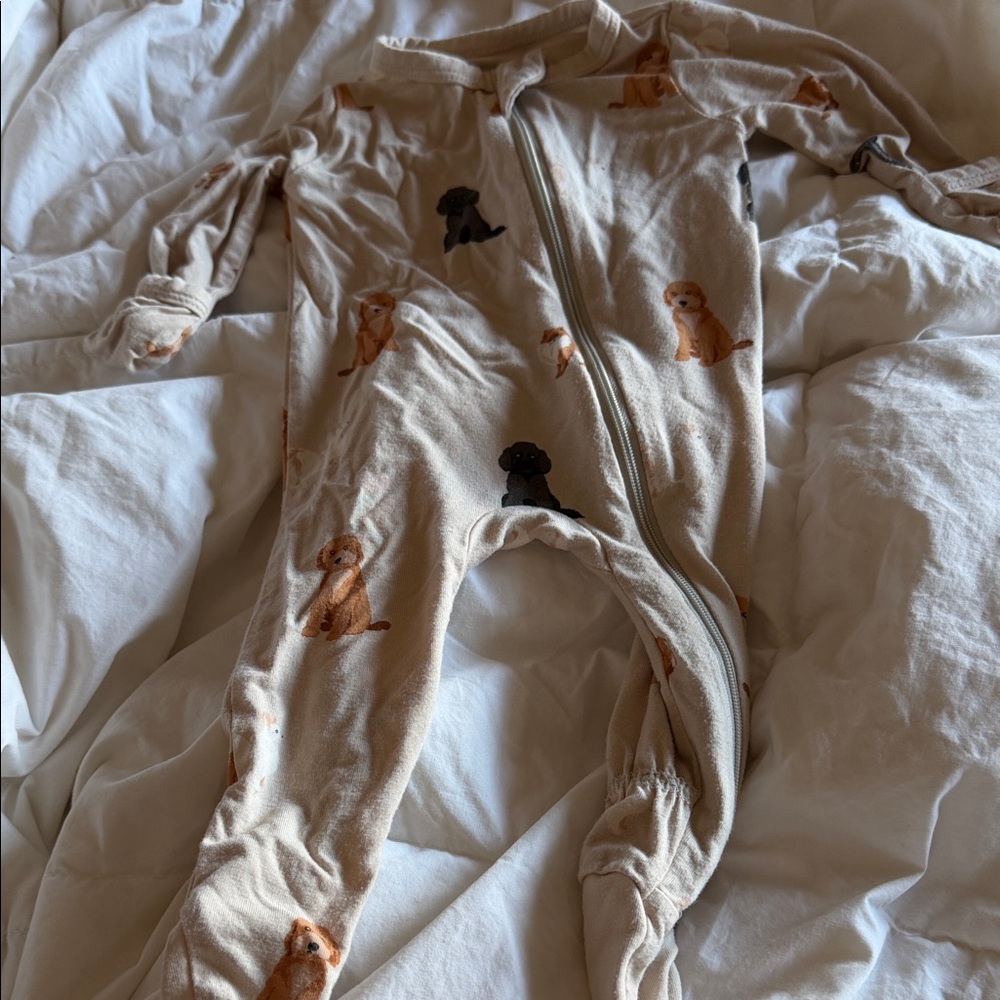 Kyte Baby zipper footie pajamas- puppy